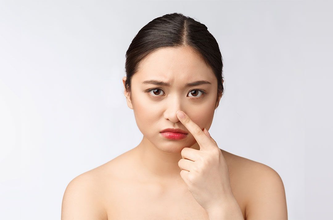 face_skin_problem_young_woman_unhappy_touch_her_skin_isolated_concept_skin_care_asian_copy_2ca3108e8f.jpg